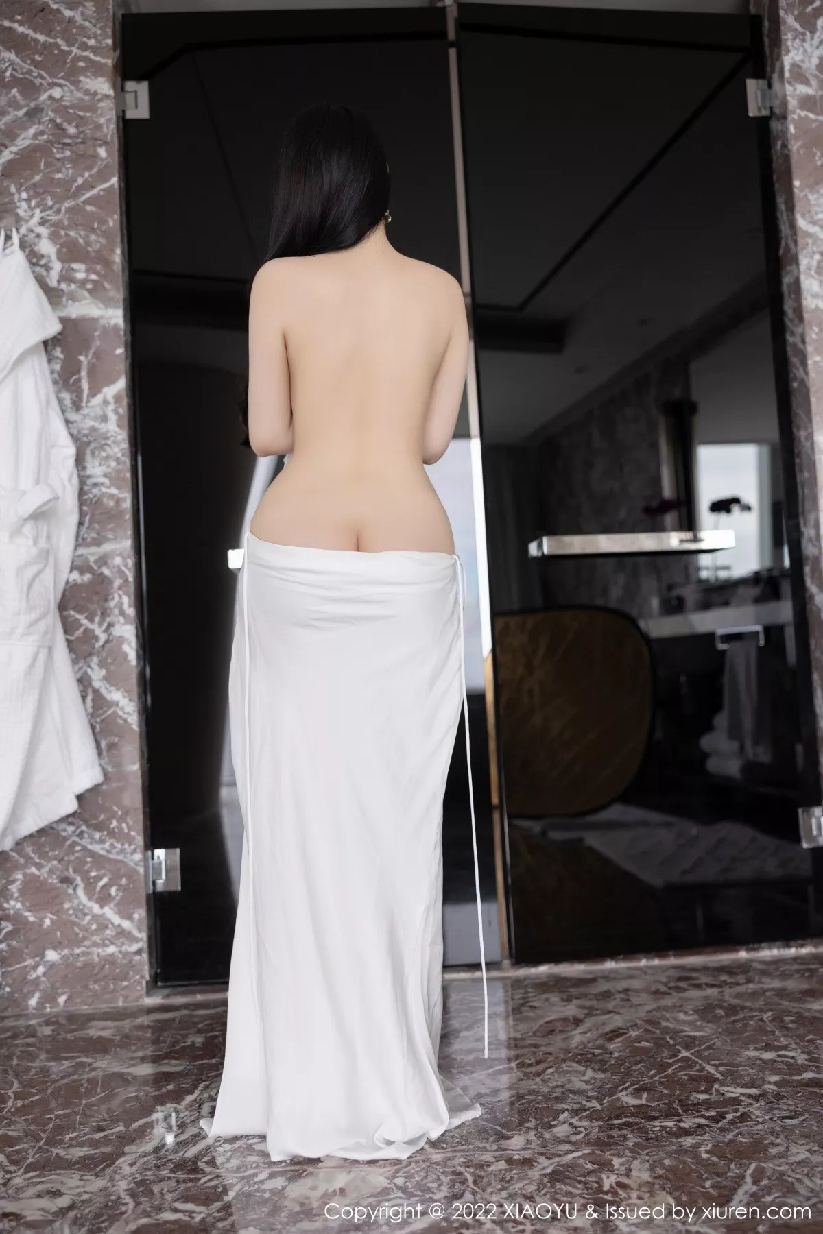 秀人集.com_[XiaoYu画语界]Vol.854_女神Cherry樱桃酱杭州旅拍脱吊带长裙露白色网纱内衣诱惑写真75P