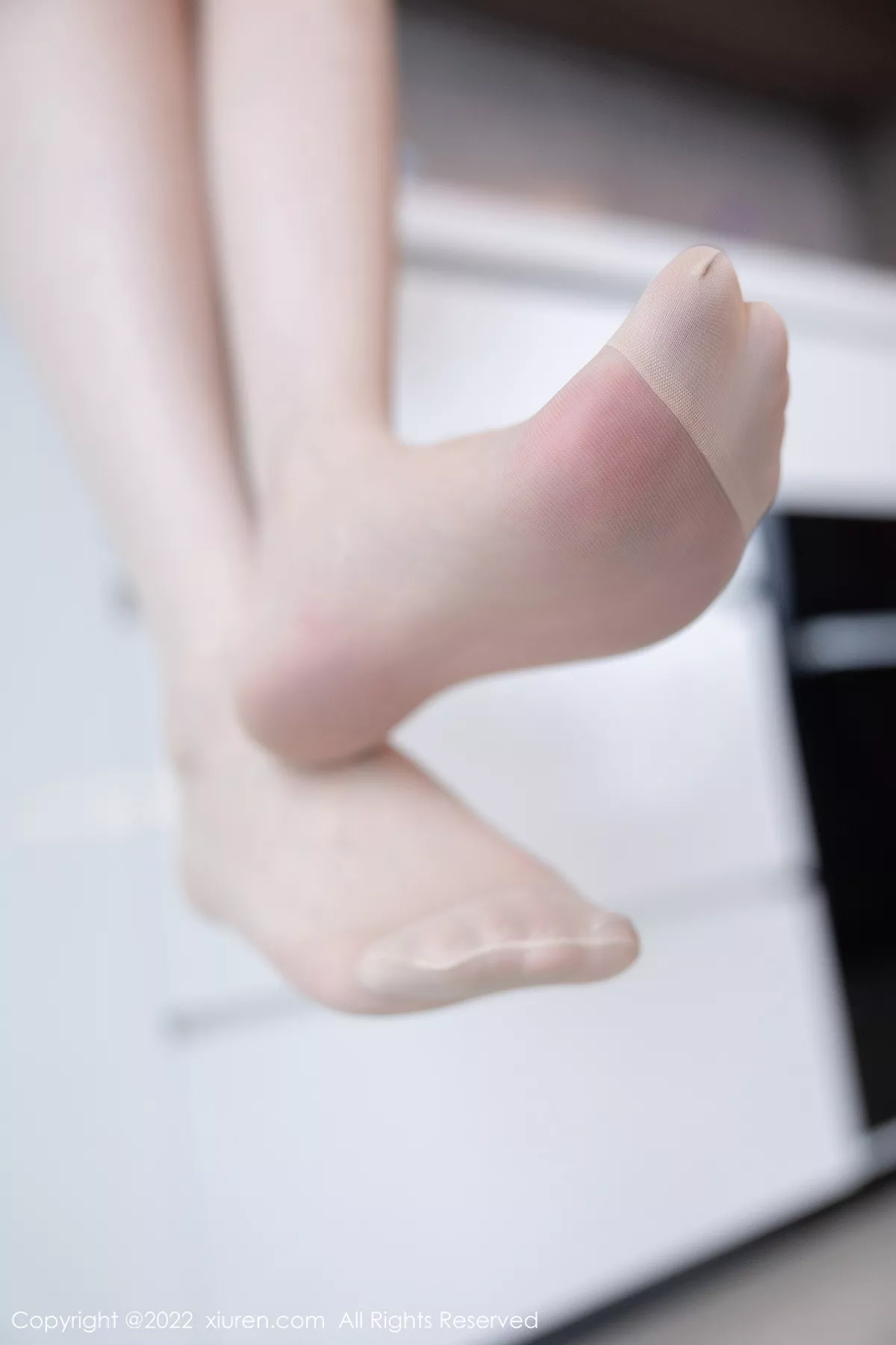 秀人集.com_[XiuRen秀人网]No.5523_模特梦心玥佛山心愿旅拍性感淡蓝色高开服配原色丝袜诱惑写真87P