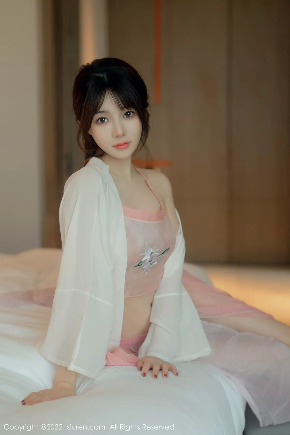 秀人集.com_[XiuRen秀人网]No.5519_模特婠婠么床上粉色古典薄纱服饰秀曼妙身材豪乳翘臀诱惑写真59P