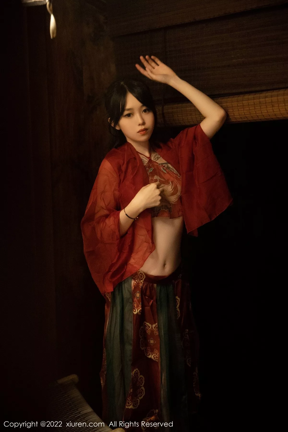 秀人集.com_[XiuRen秀人网]No.5527_模特奶瓶大理旅拍私房性感红色轻透古装服秀完美身材诱惑写真78P