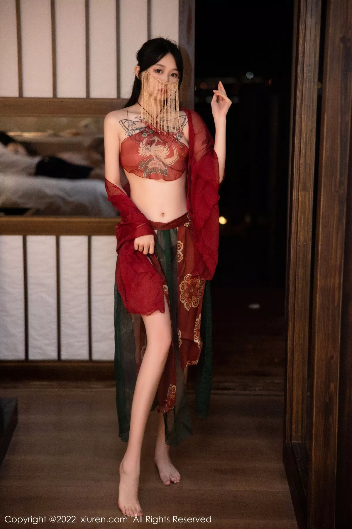 秀人集.com_[XiuRen秀人网]No.5527_模特奶瓶大理旅拍私房性感红色轻透古装服秀完美身材诱惑写真78P