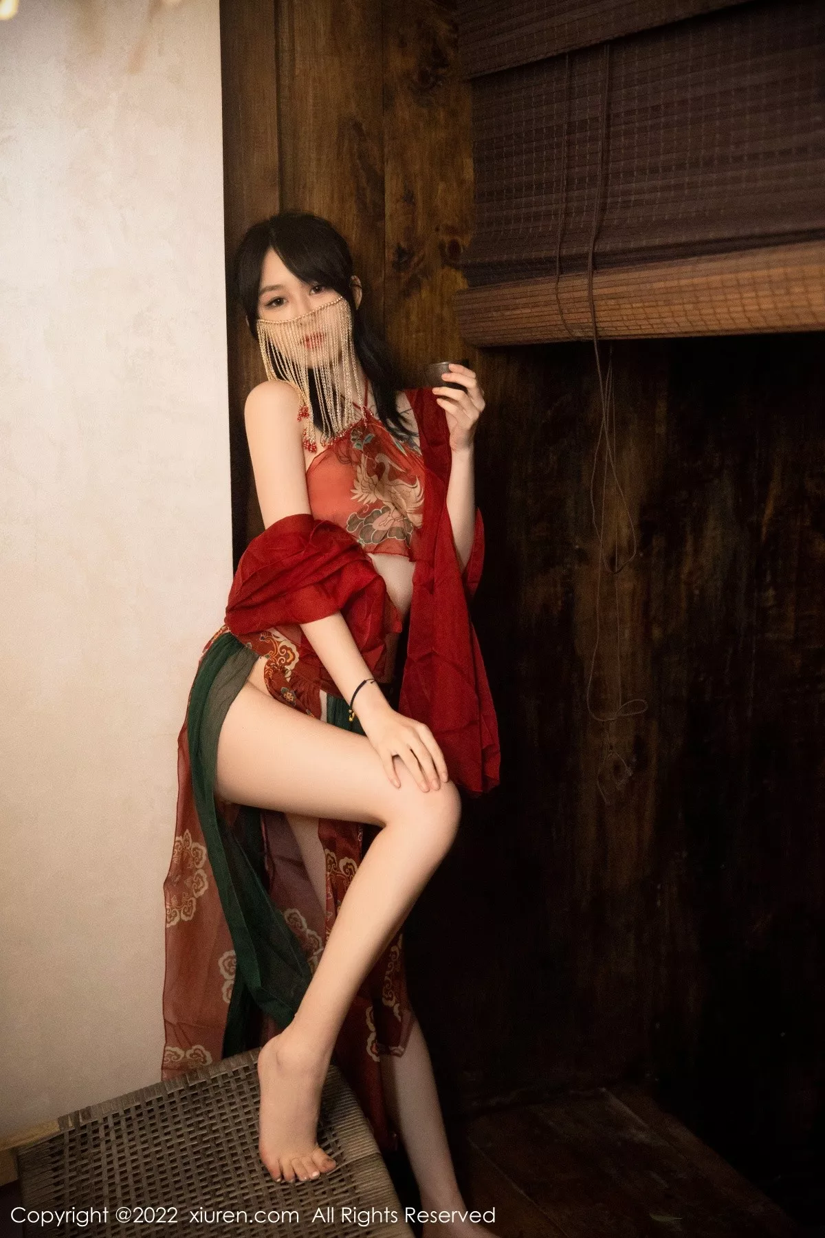 秀人集.com_[XiuRen秀人网]No.5527_模特奶瓶大理旅拍私房性感红色轻透古装服秀完美身材诱惑写真78P