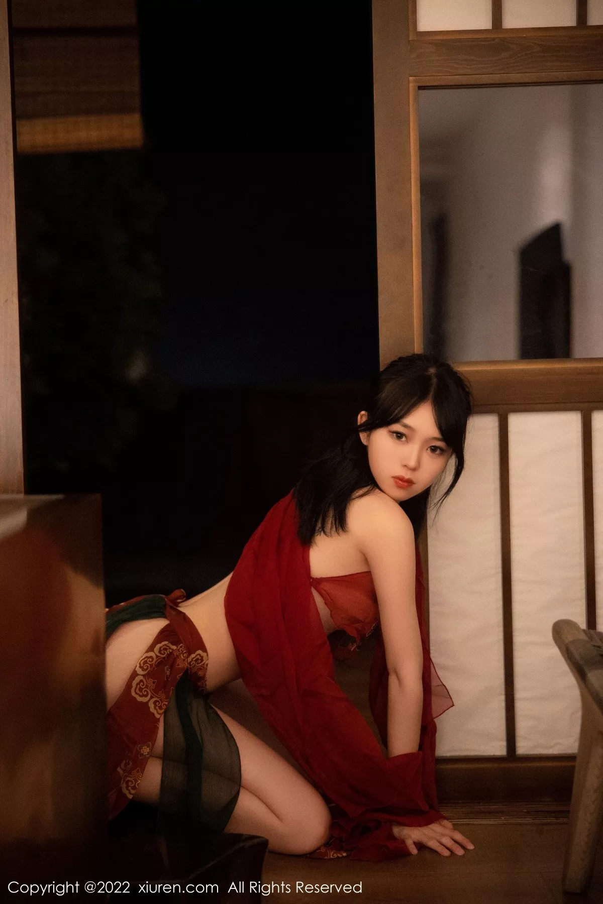 秀人集.com_[XiuRen秀人网]No.5527_模特奶瓶大理旅拍私房性感红色轻透古装服秀完美身材诱惑写真78P