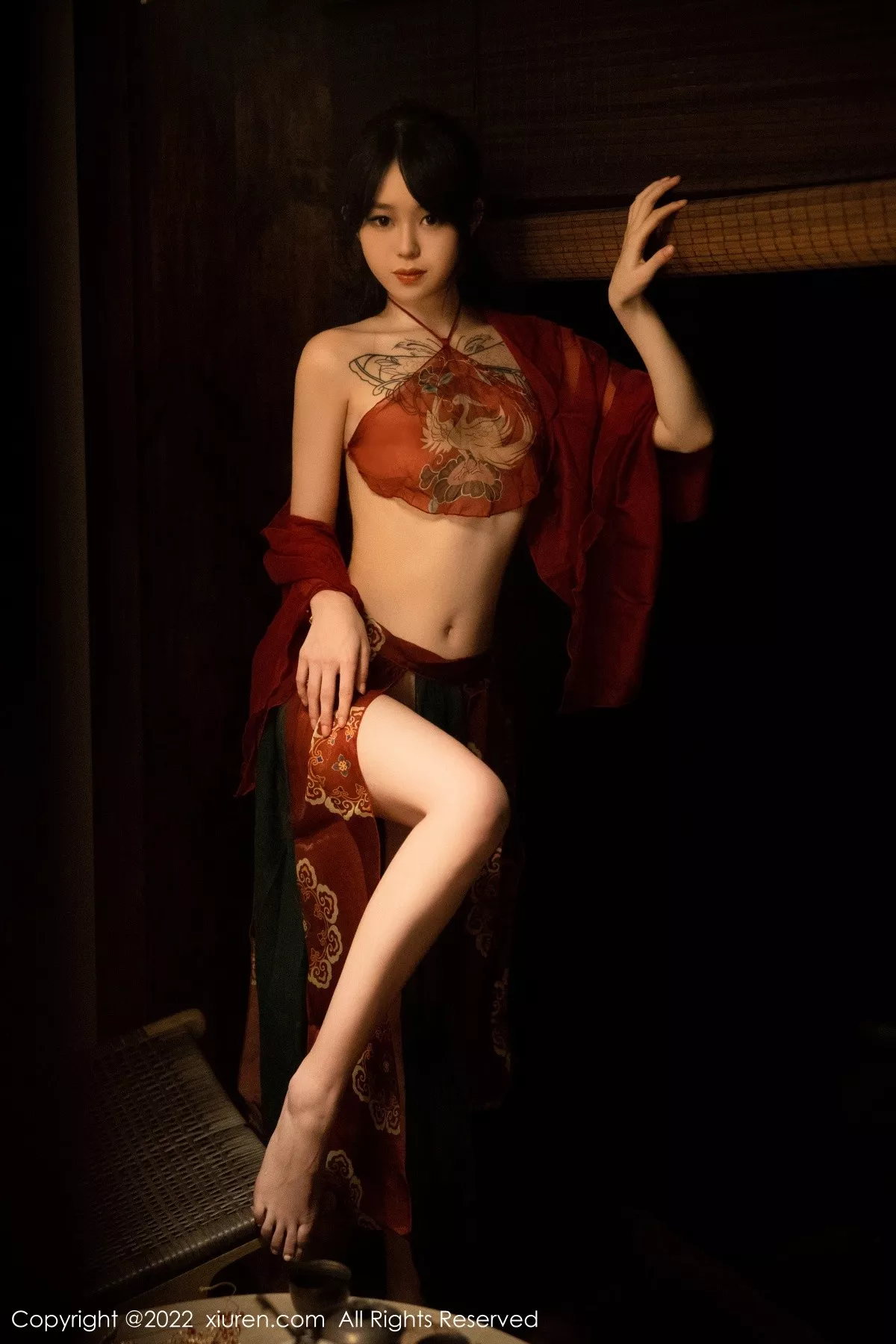 秀人集.com_[XiuRen秀人网]No.5527_模特奶瓶大理旅拍私房性感红色轻透古装服秀完美身材诱惑写真78P