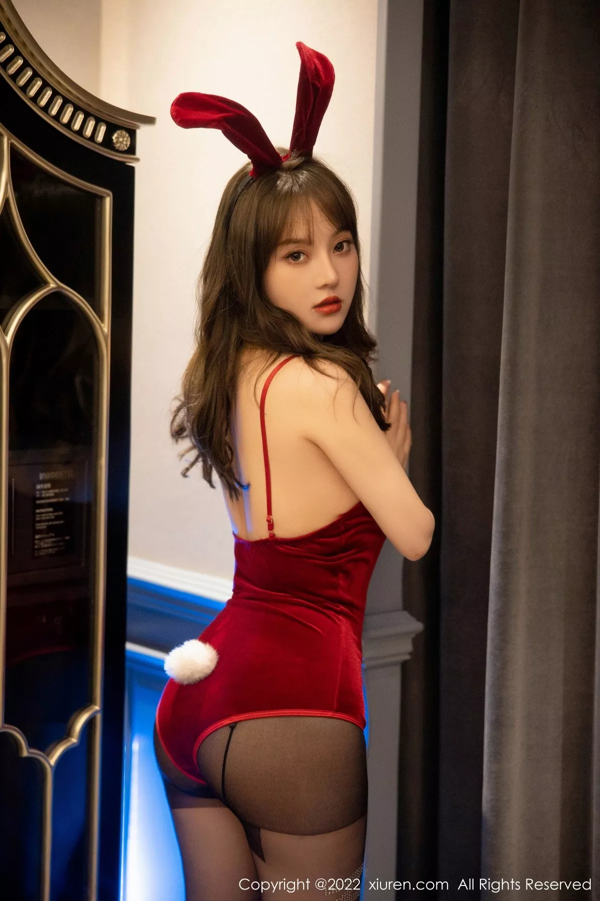 秀人集.com_[XiuRen秀人网]No.5533_模特豆瓣酱性感红色高开连体衣配超薄黑丝秀丰满身材诱惑写真84P