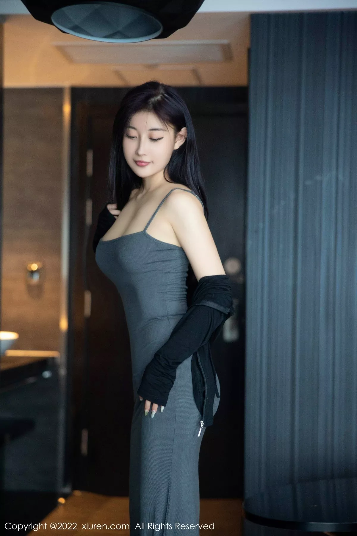 秀人集.com_[XiuRen秀人网]No.5553_新人模特顾楚楚maily性感深灰色吊带裙配诱人灰丝完美诱惑写真96P