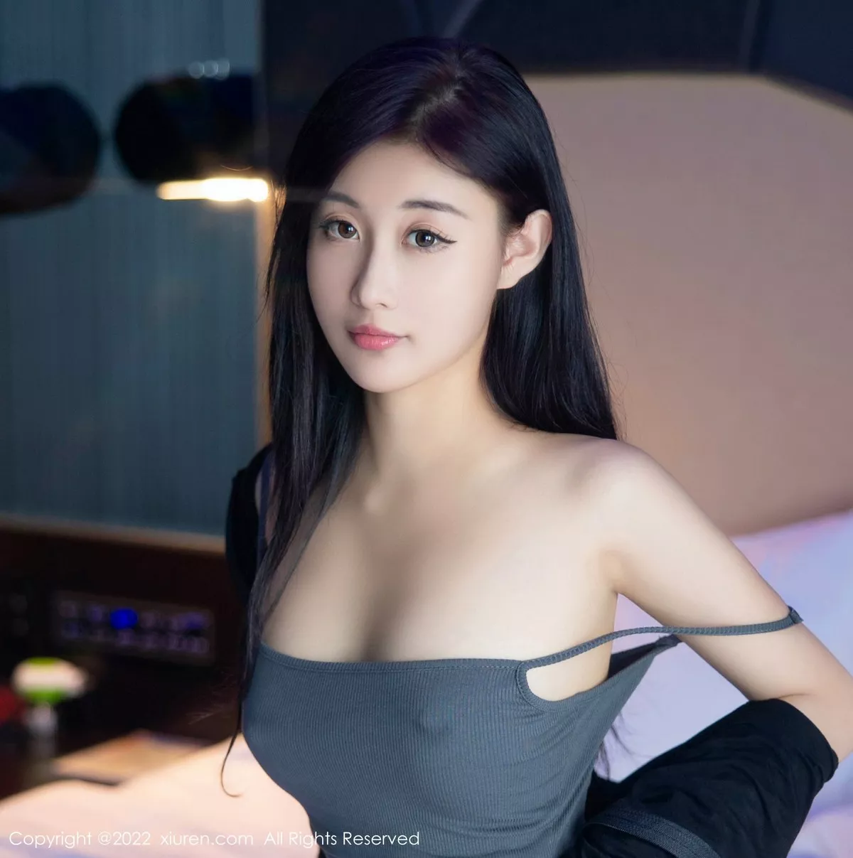 秀人集.com_[XiuRen秀人网]No.5553_新人模特顾楚楚maily性感深灰色吊带裙配诱人灰丝完美诱惑写真96P