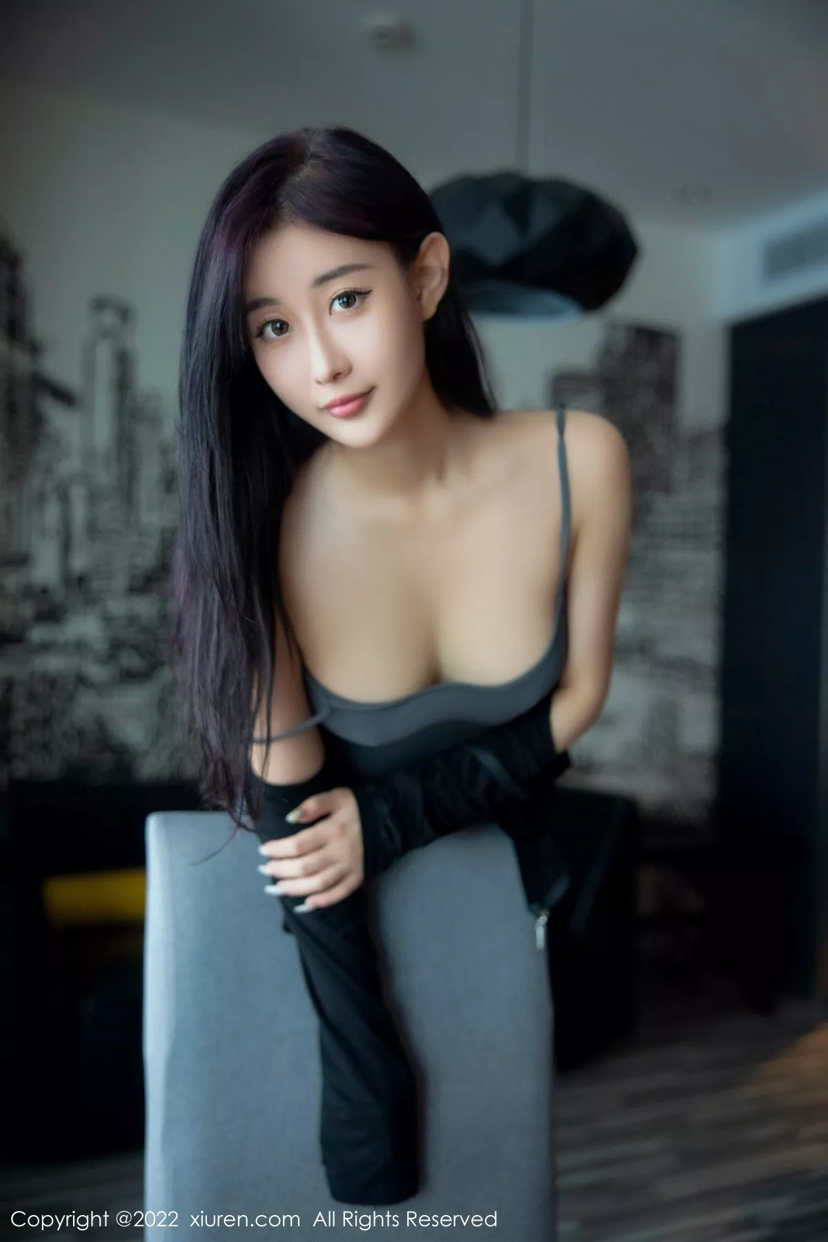 秀人集.com_[XiuRen秀人网]No.5553_新人模特顾楚楚maily性感深灰色吊带裙配诱人灰丝完美诱惑写真96P