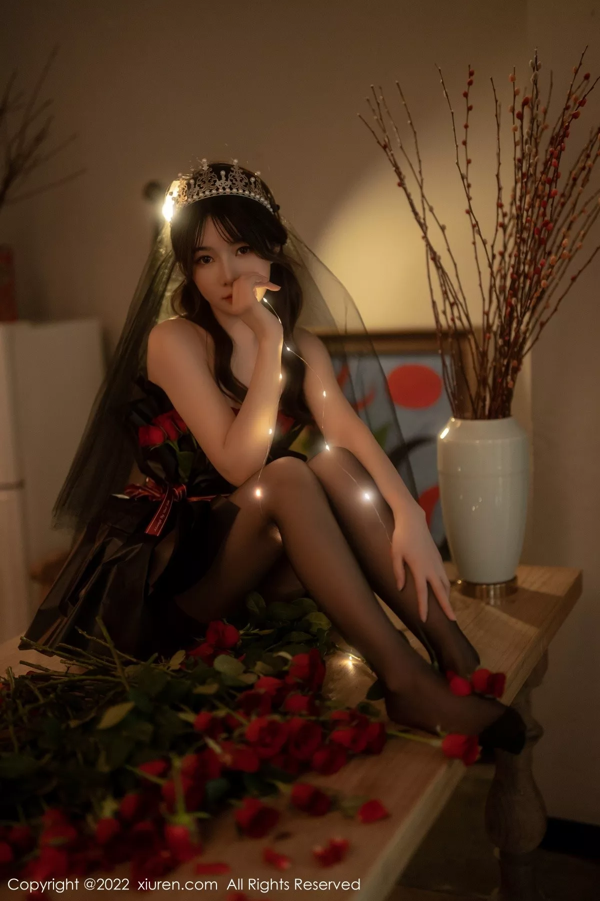 秀人集.com_[XiuRen秀人网]No.5552_模特婠婠么私房性感黑色露肩连衣裙配超薄黑丝秀曼妙身材写真74P