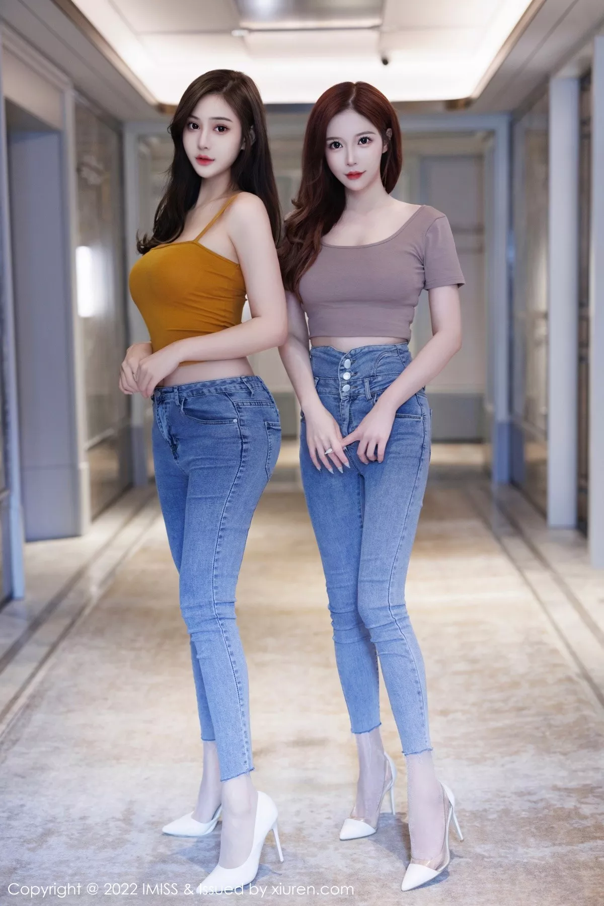 秀人集.com_[IMISS爱蜜社]Vol.697_模特合集女神Lavinia＆LindaLinda脱牛仔裤露性感内衣诱惑写真44P