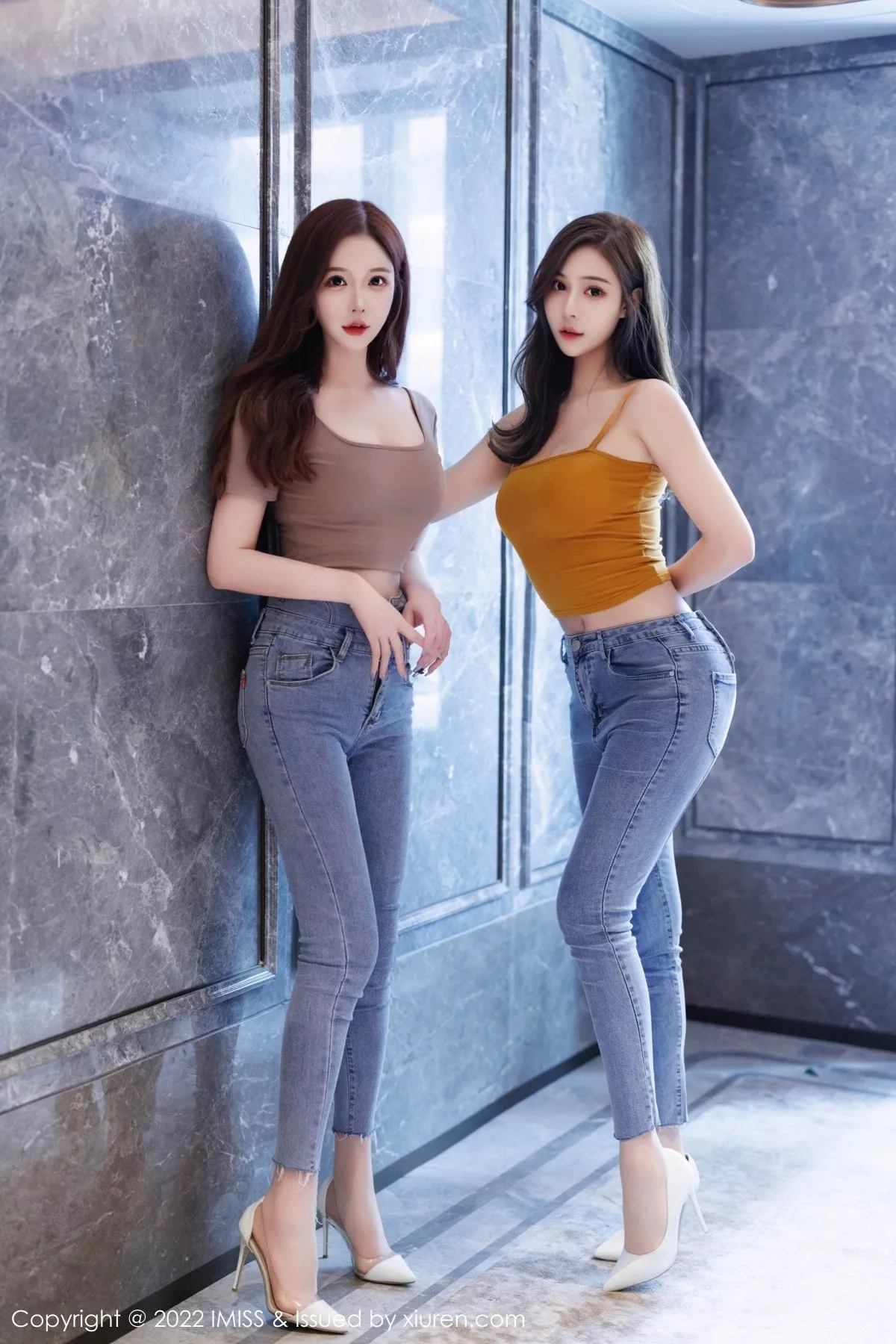 秀人集.com_[IMISS爱蜜社]Vol.697_模特合集女神Lavinia＆LindaLinda脱牛仔裤露性感内衣诱惑写真44P