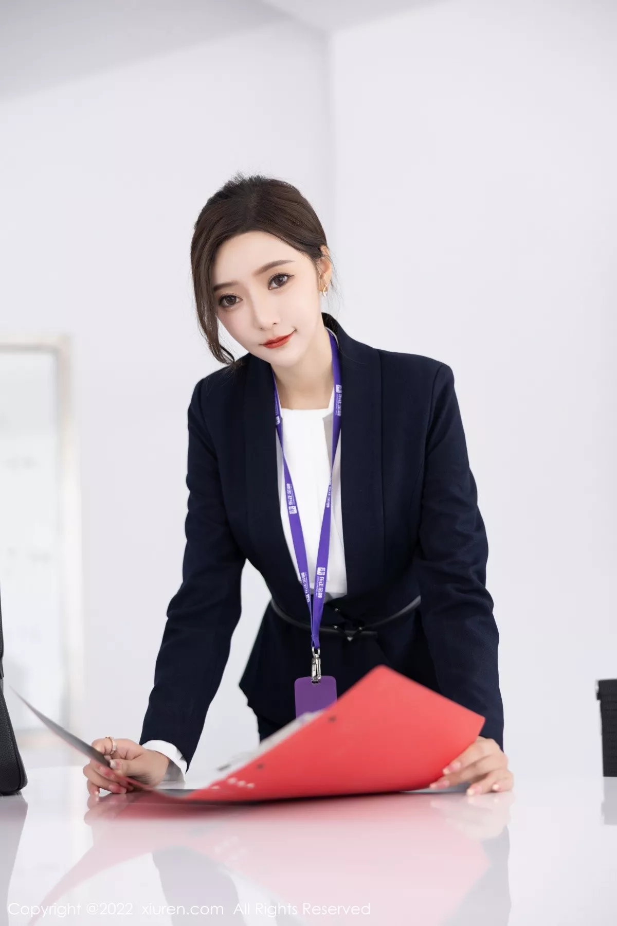 秀人集.com_[XiuRen秀人网]No.5563_女神王馨瑶yanni脱OL职业装露性感灰色内衣配超薄黑丝诱惑写真80P