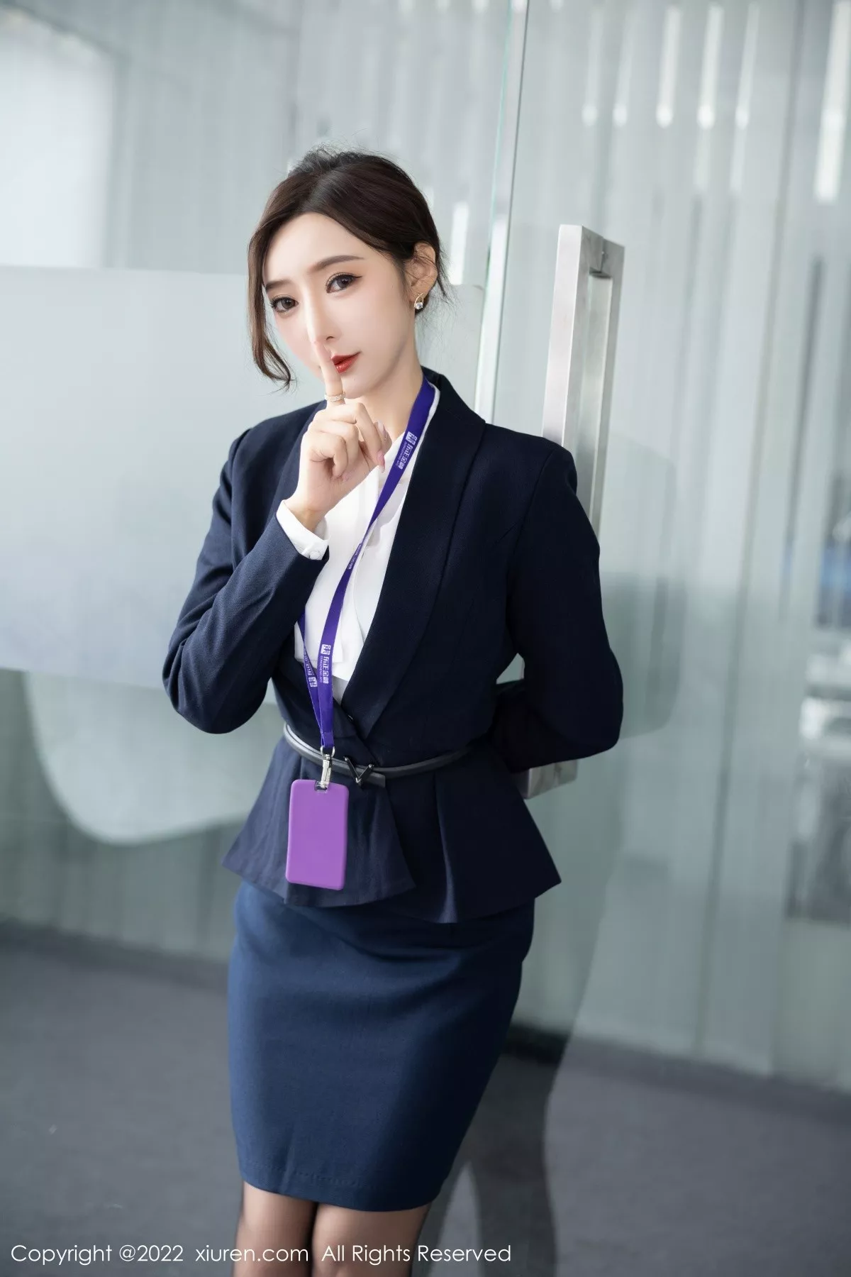 秀人集.com_[XiuRen秀人网]No.5563_女神王馨瑶yanni脱OL职业装露性感灰色内衣配超薄黑丝诱惑写真80P