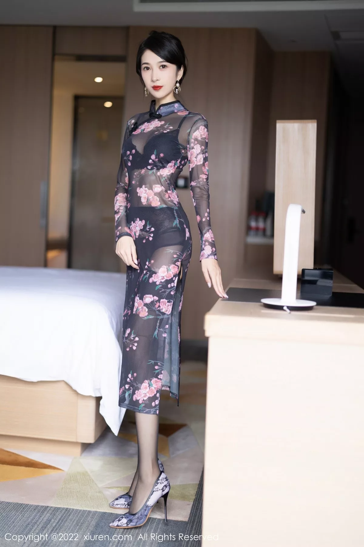 秀人集.com_[XiuRen秀人网]No.5585_模特林乐一私房性感轻透花纹旗袍露黑色内衣秀曼妙身材诱惑写真82P