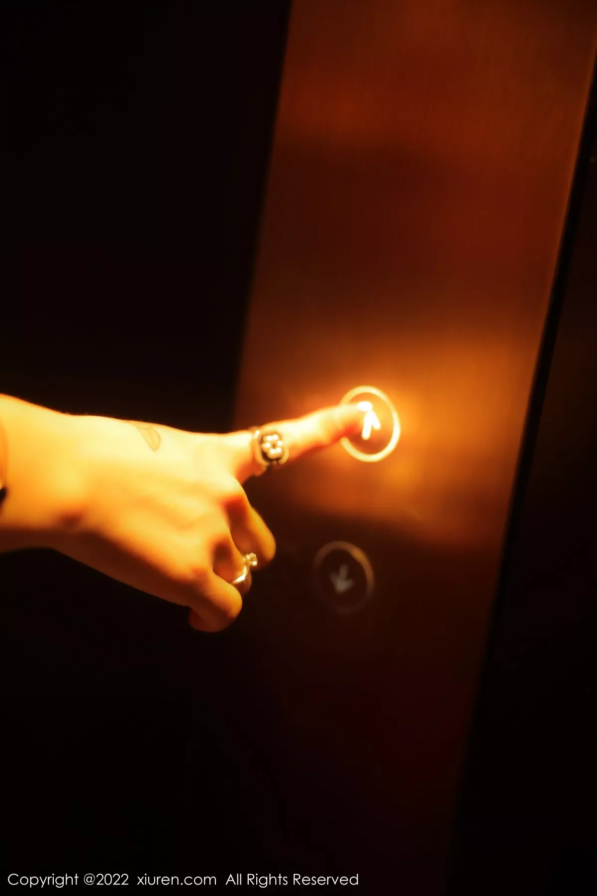 秀人集.com_[XiuRen秀人网]No.5582_模特美七Mia西双版纳旅拍性感粉红连衣长裙秀惹火身材诱惑写真81P