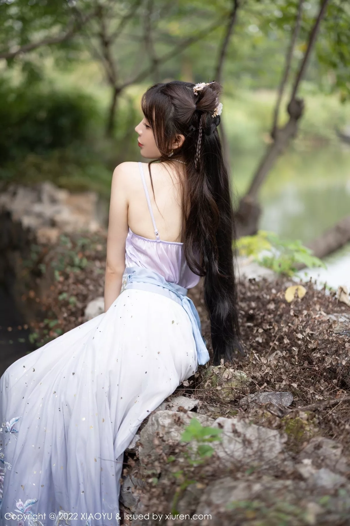 秀人集.com_[XiaoYu画语界]Vol.866_女神徐莉芝Booty杭州旅拍浅紫色古装服配超薄无内肉丝诱惑写真94P