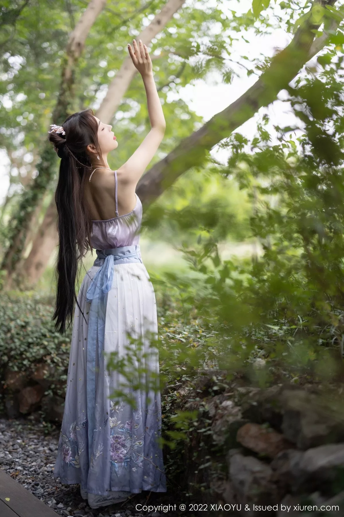 秀人集.com_[XiaoYu画语界]Vol.866_女神徐莉芝Booty杭州旅拍浅紫色古装服配超薄无内肉丝诱惑写真94P