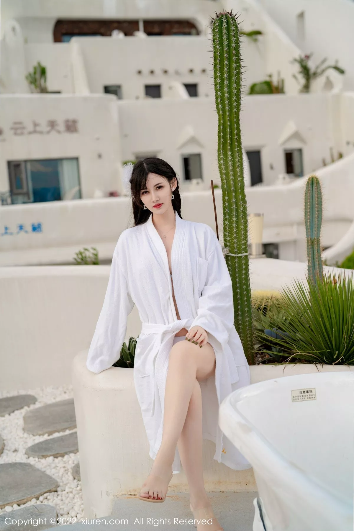 秀人集.com_[XiuRen秀人网]No.5476_模特诗诗kiki大理旅拍户外性感白色比基尼秀惹火身材诱惑写真55P