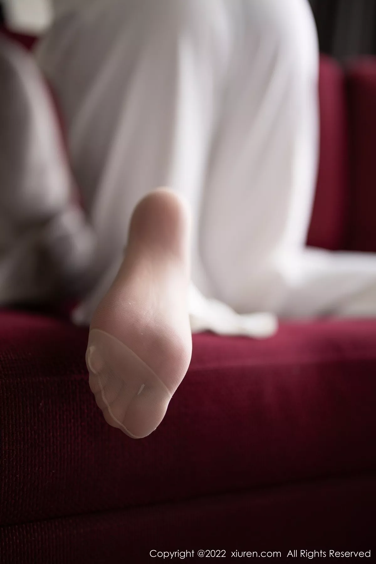 秀人集.com_[XiuRen秀人网]No.5487_模特梦心玥黑色轻透露肩网纱配白长裤半脱秀曼妙身姿诱惑写真80P