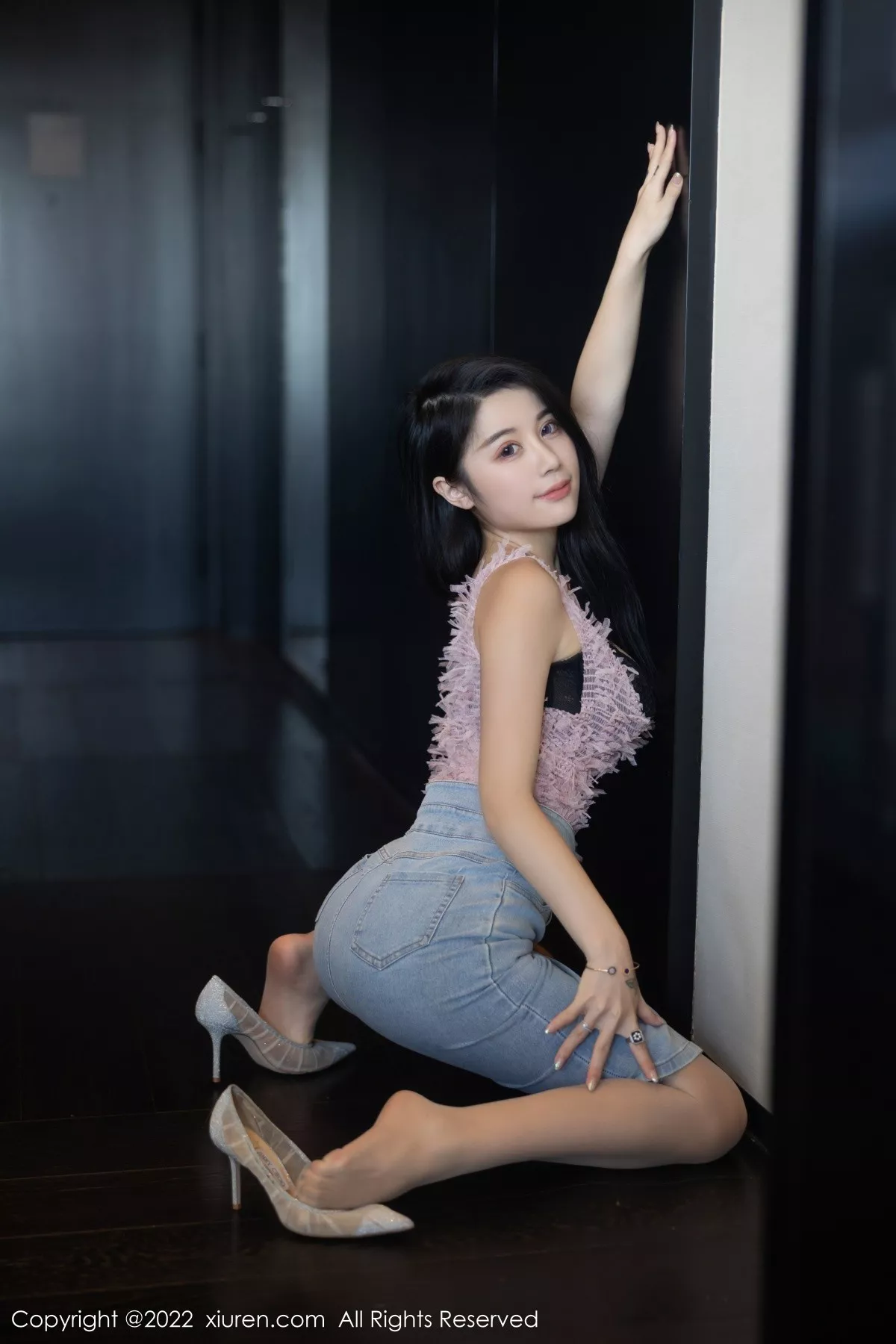 秀人集.com_[XiuRen秀人网]No.5489_模特美七Mia西双版纳旅拍私房半脱露黑色蕾丝内衣惹火诱惑写真97P