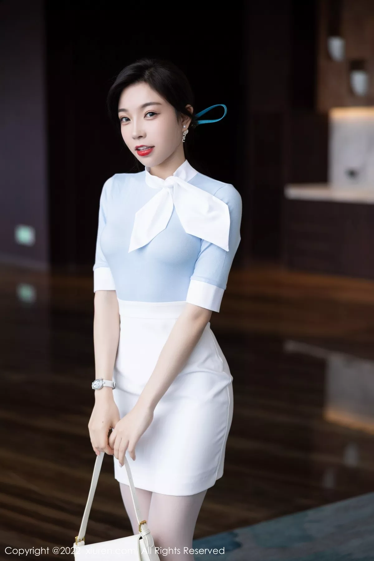 秀人集.com_[XiuRen秀人网]No.5643_女神徐莉芝Booty淡蓝上衣配白短裙露诱人变色丝袜迷人诱惑写真85P