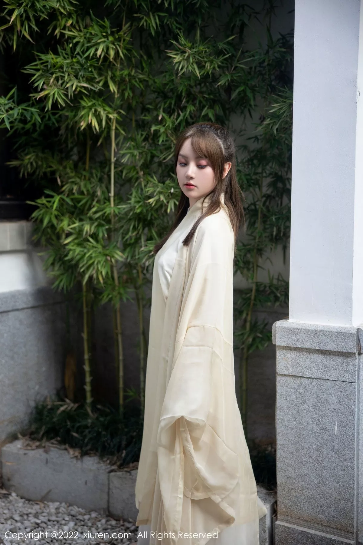 秀人集.com_[XiuRen秀人网]No.5653_模特豆瓣酱私房性感白色古装服饰半脱露白嫩豪乳惹火诱惑写真77P