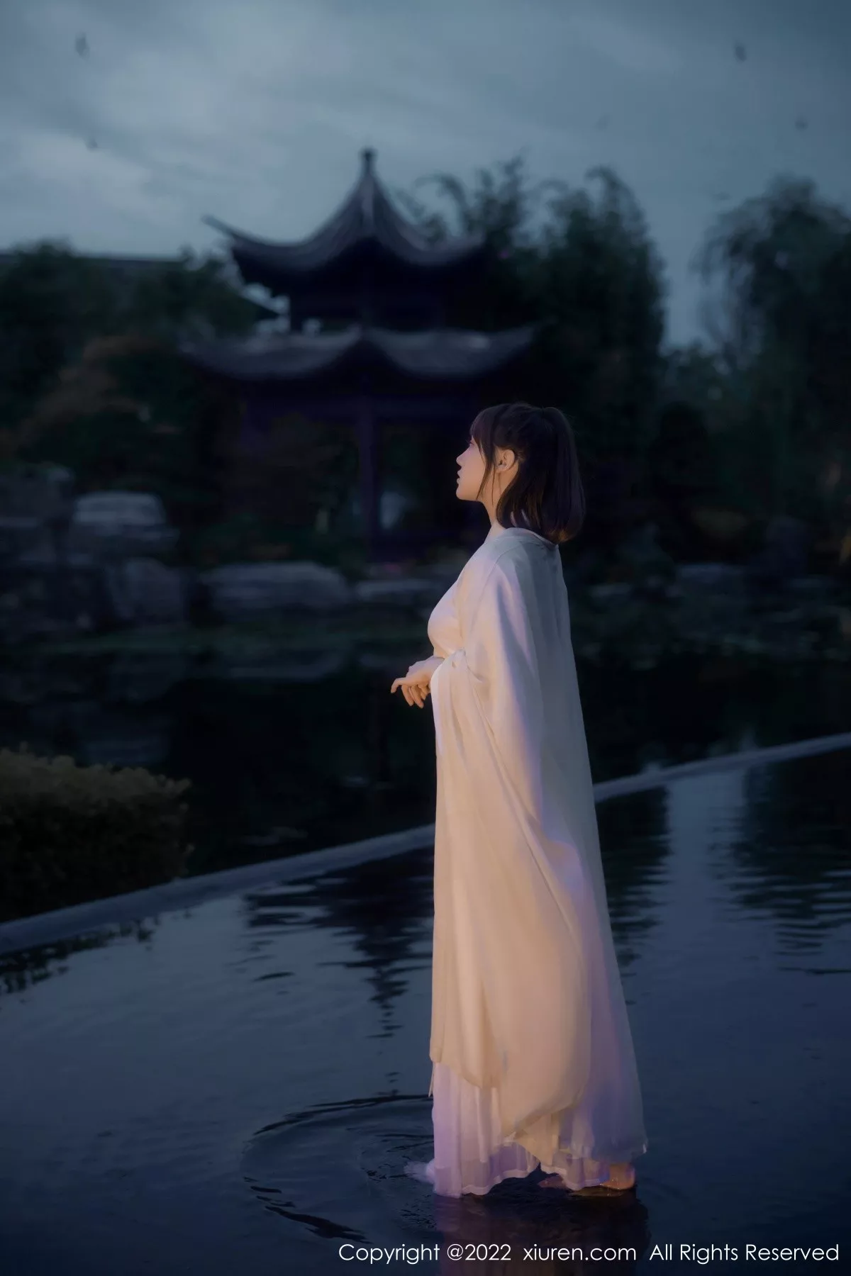 秀人集.com_[XiuRen秀人网]No.5653_模特豆瓣酱私房性感白色古装服饰半脱露白嫩豪乳惹火诱惑写真77P