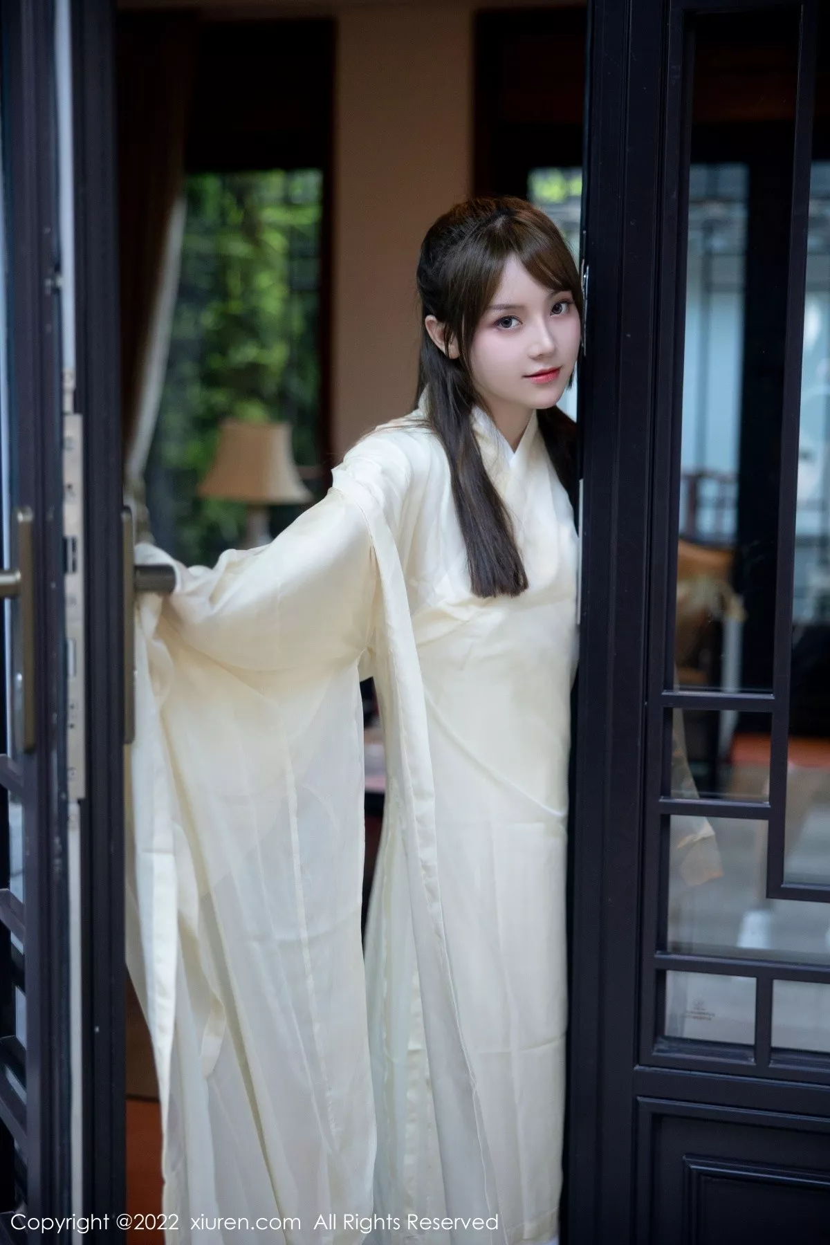 秀人集.com_[XiuRen秀人网]No.5653_模特豆瓣酱私房性感白色古装服饰半脱露白嫩豪乳惹火诱惑写真77P