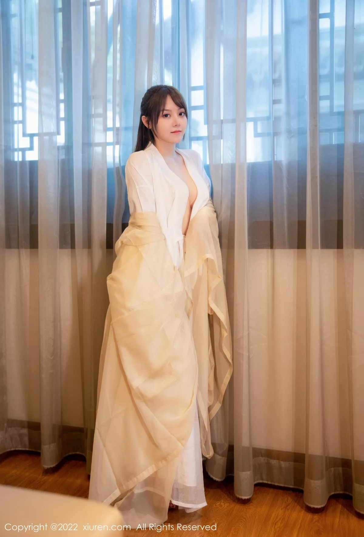 秀人集.com_[XiuRen秀人网]No.5653_模特豆瓣酱私房性感白色古装服饰半脱露白嫩豪乳惹火诱惑写真77P