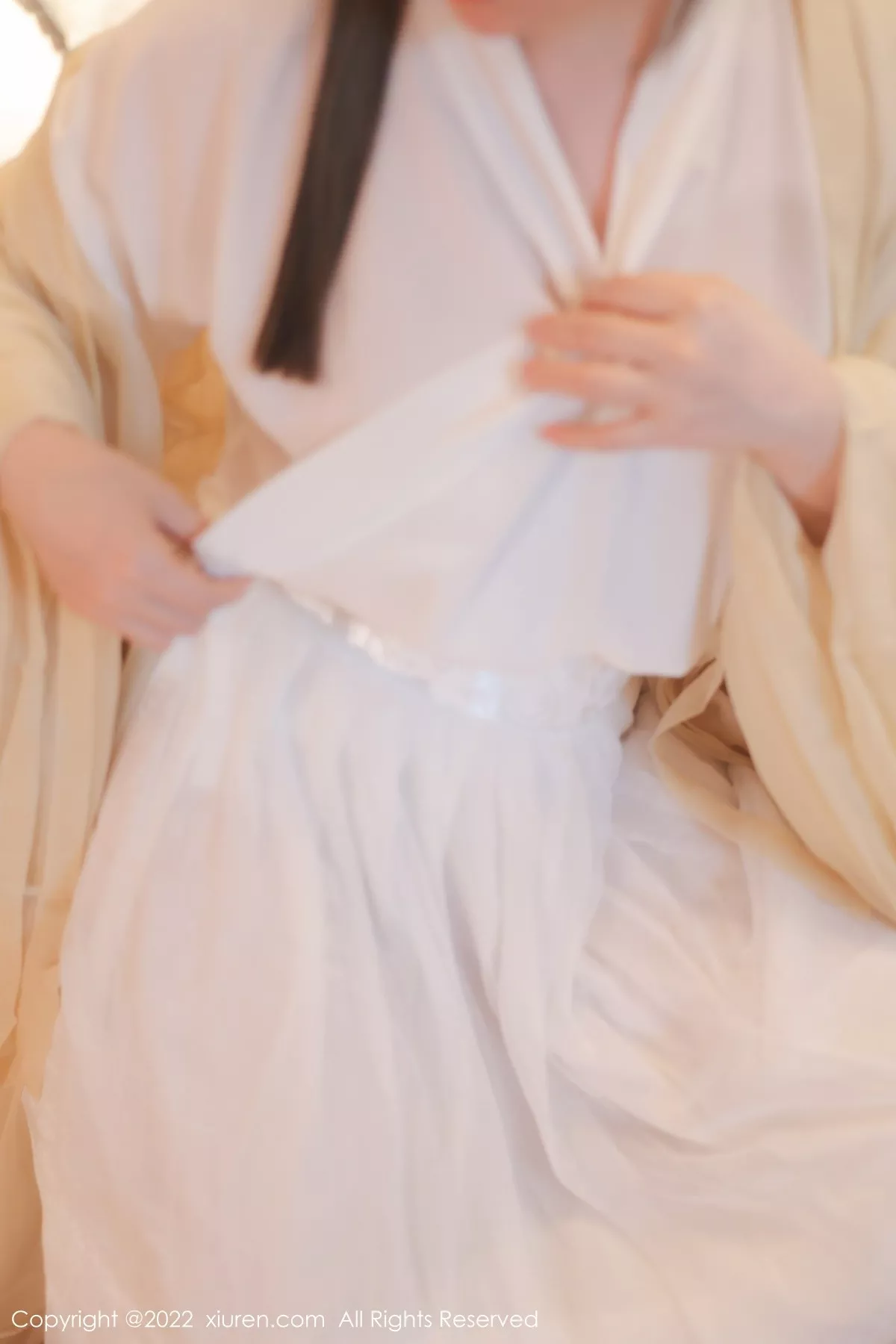 秀人集.com_[XiuRen秀人网]No.5653_模特豆瓣酱私房性感白色古装服饰半脱露白嫩豪乳惹火诱惑写真77P