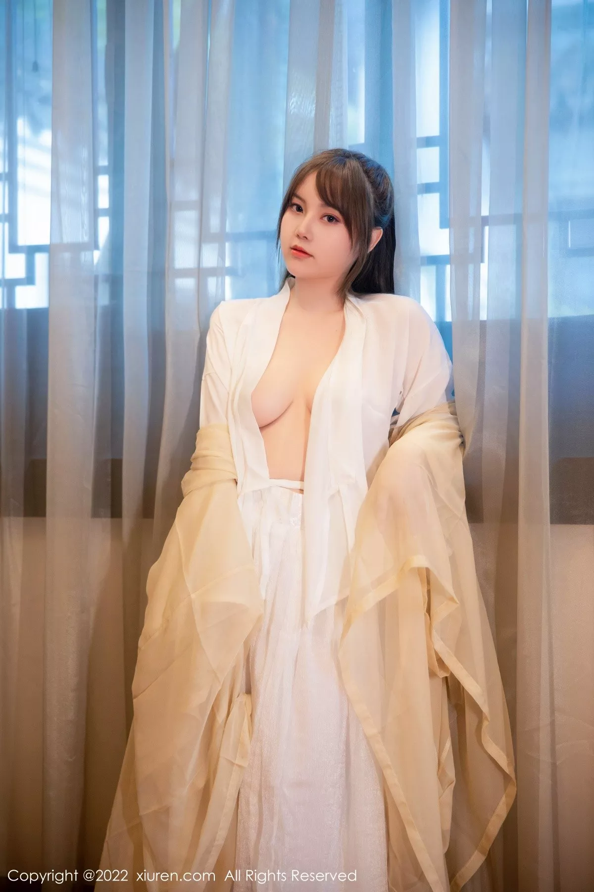 秀人集.com_[XiuRen秀人网]No.5653_模特豆瓣酱私房性感白色古装服饰半脱露白嫩豪乳惹火诱惑写真77P