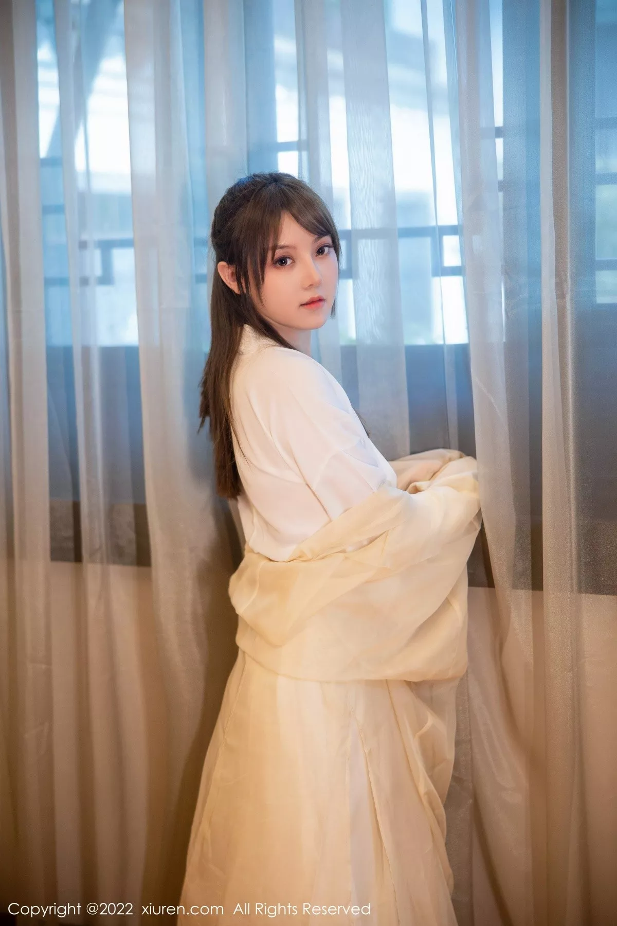 秀人集.com_[XiuRen秀人网]No.5653_模特豆瓣酱私房性感白色古装服饰半脱露白嫩豪乳惹火诱惑写真77P