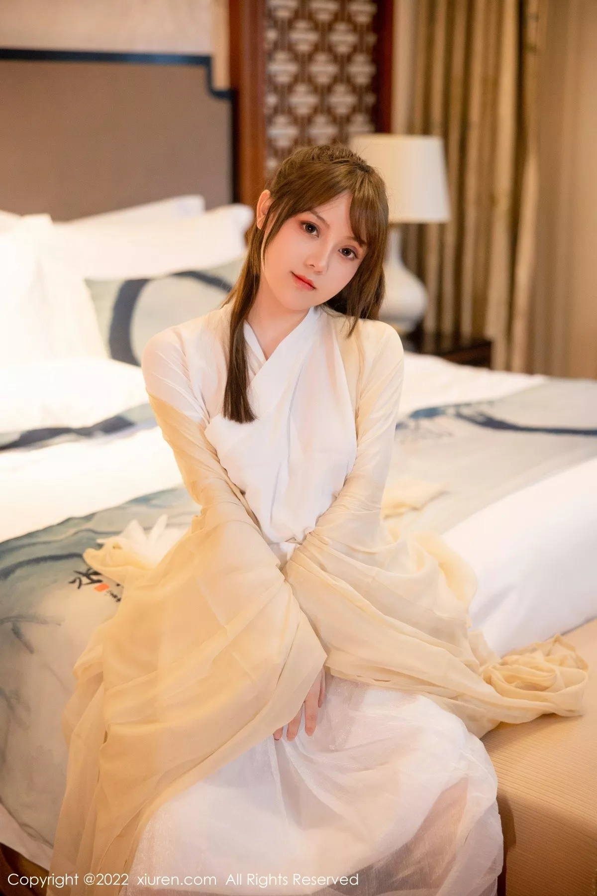 秀人集.com_[XiuRen秀人网]No.5653_模特豆瓣酱私房性感白色古装服饰半脱露白嫩豪乳惹火诱惑写真77P