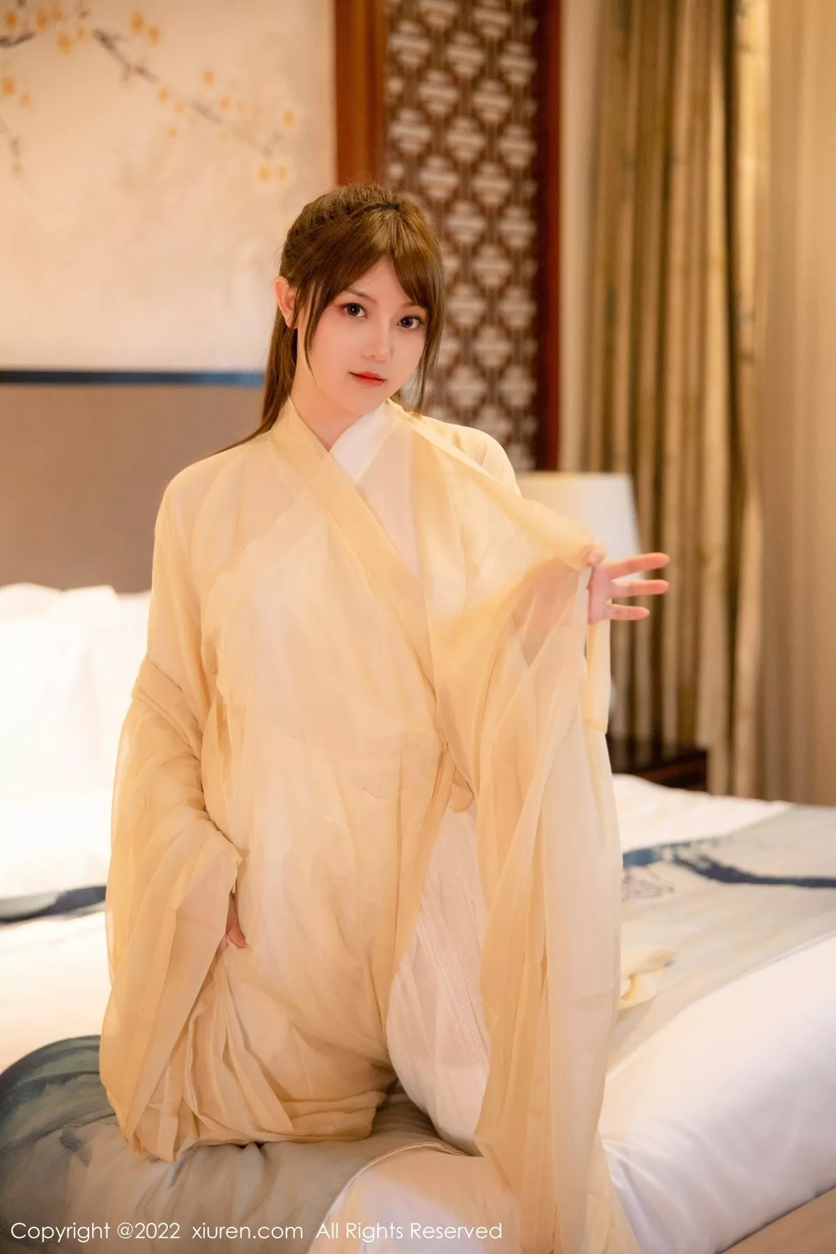 秀人集.com_[XiuRen秀人网]No.5653_模特豆瓣酱私房性感白色古装服饰半脱露白嫩豪乳惹火诱惑写真77P