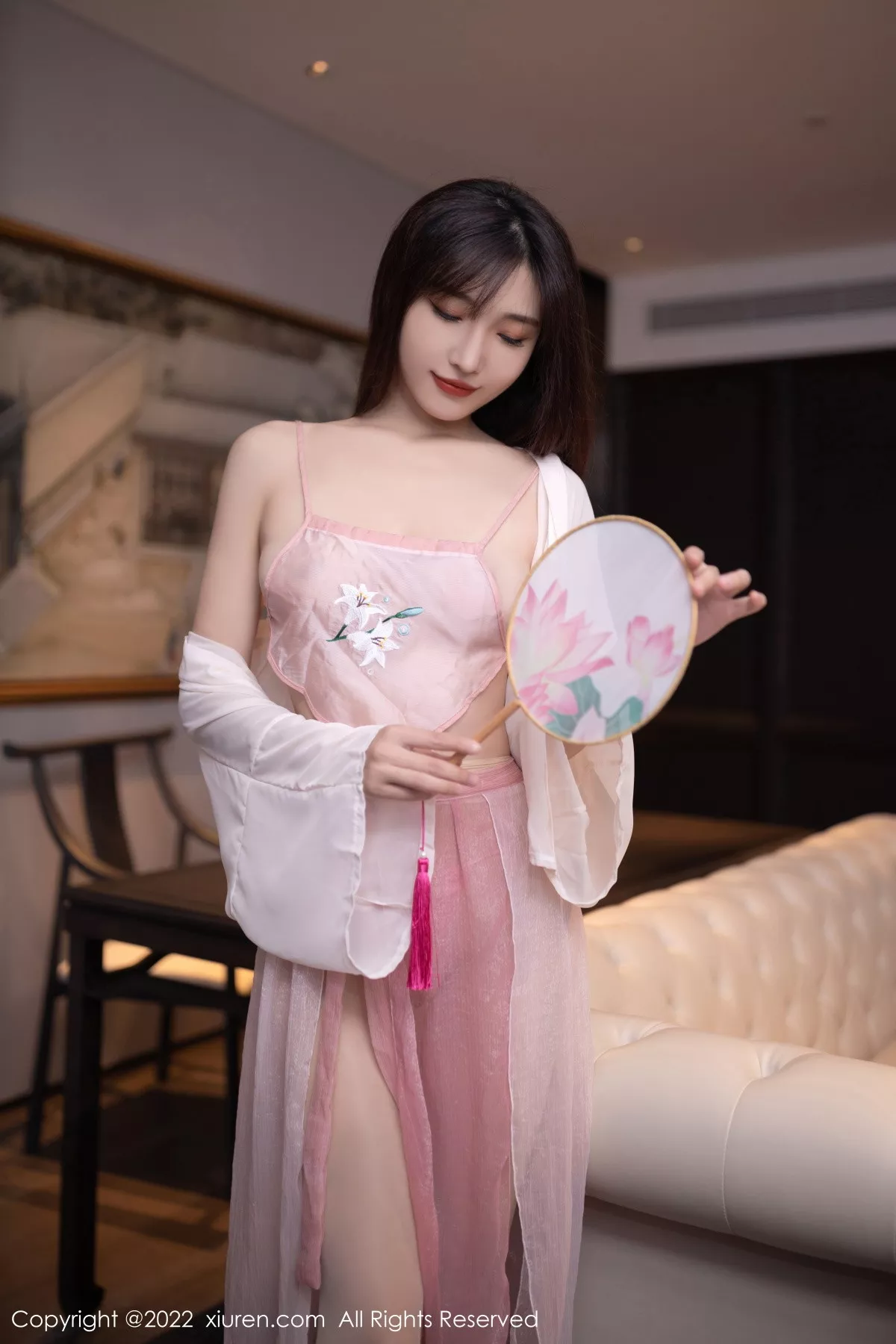 秀人集.com_[XiuRen秀人网]No.5666_模特陆萱萱性感粉色古装服配超薄肉丝秀完美身材撩人诱惑写真82P