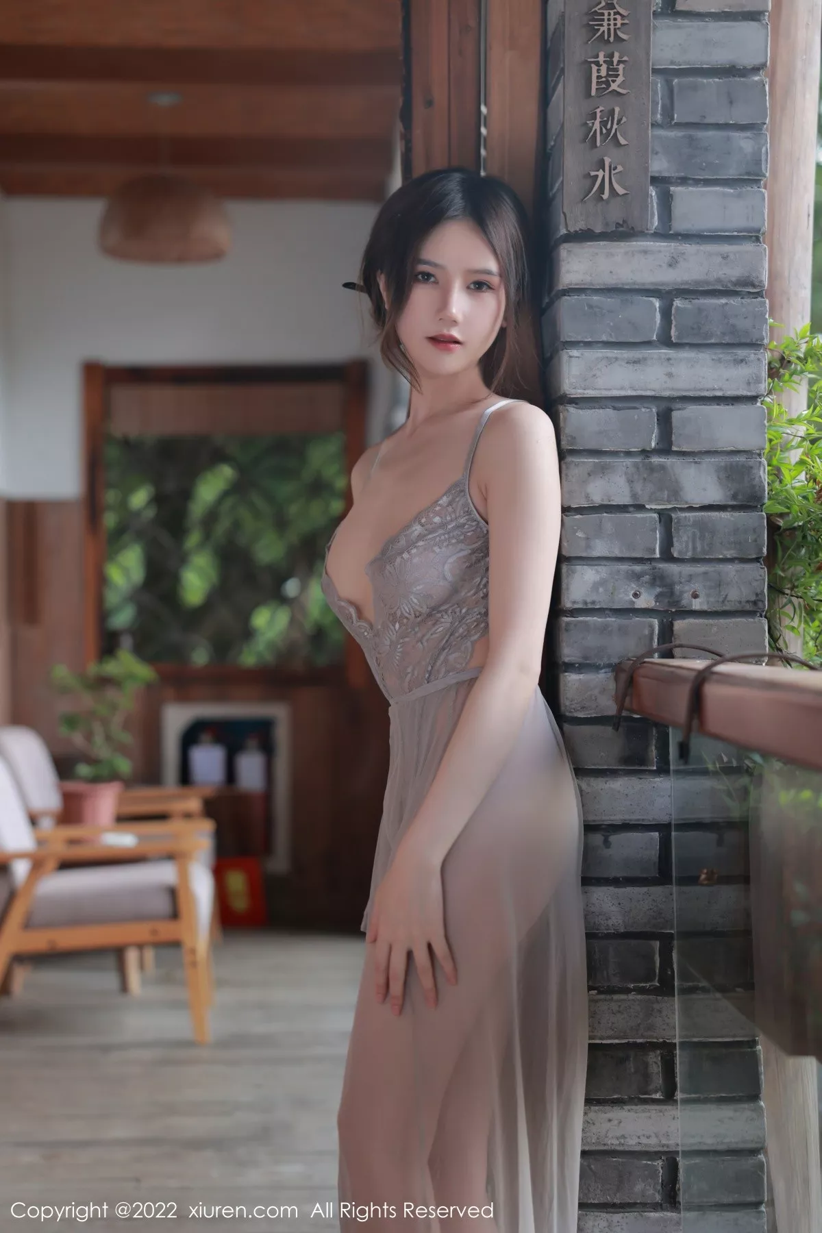 秀人集.com_[XiuRen秀人网]No.5660_模特古月小同学性感浅色薄纱吊带长裙透视秀豪乳翘臀诱惑写真63P