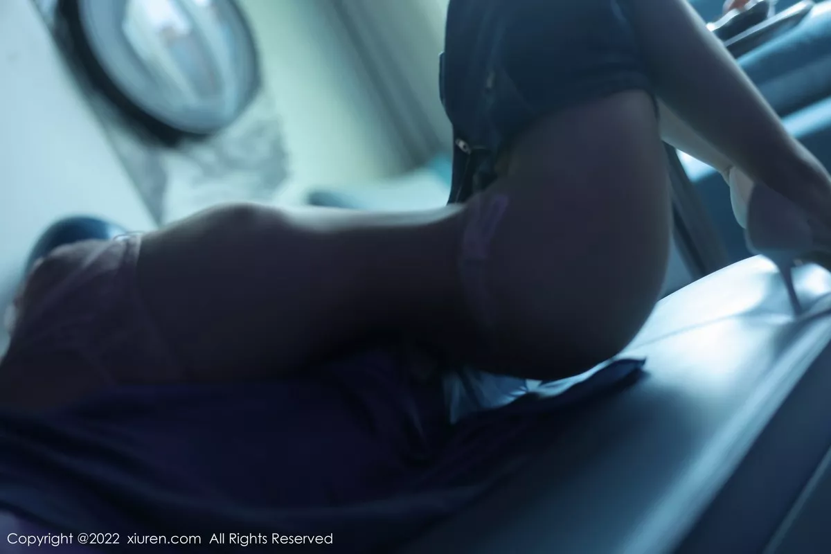 秀人集.com_[XiuRen秀人网]No.5662_模特奶瓶性感蓝色上衣配牛仔短裙半脱露浅色蕾丝内衣诱惑写真97P