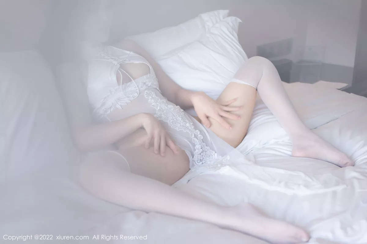 秀人集.com_[XiuRen秀人网]No.5665_女神刘钰儿性感白色轻透服饰配白丝袜露丰满身材惹火诱惑写真66P