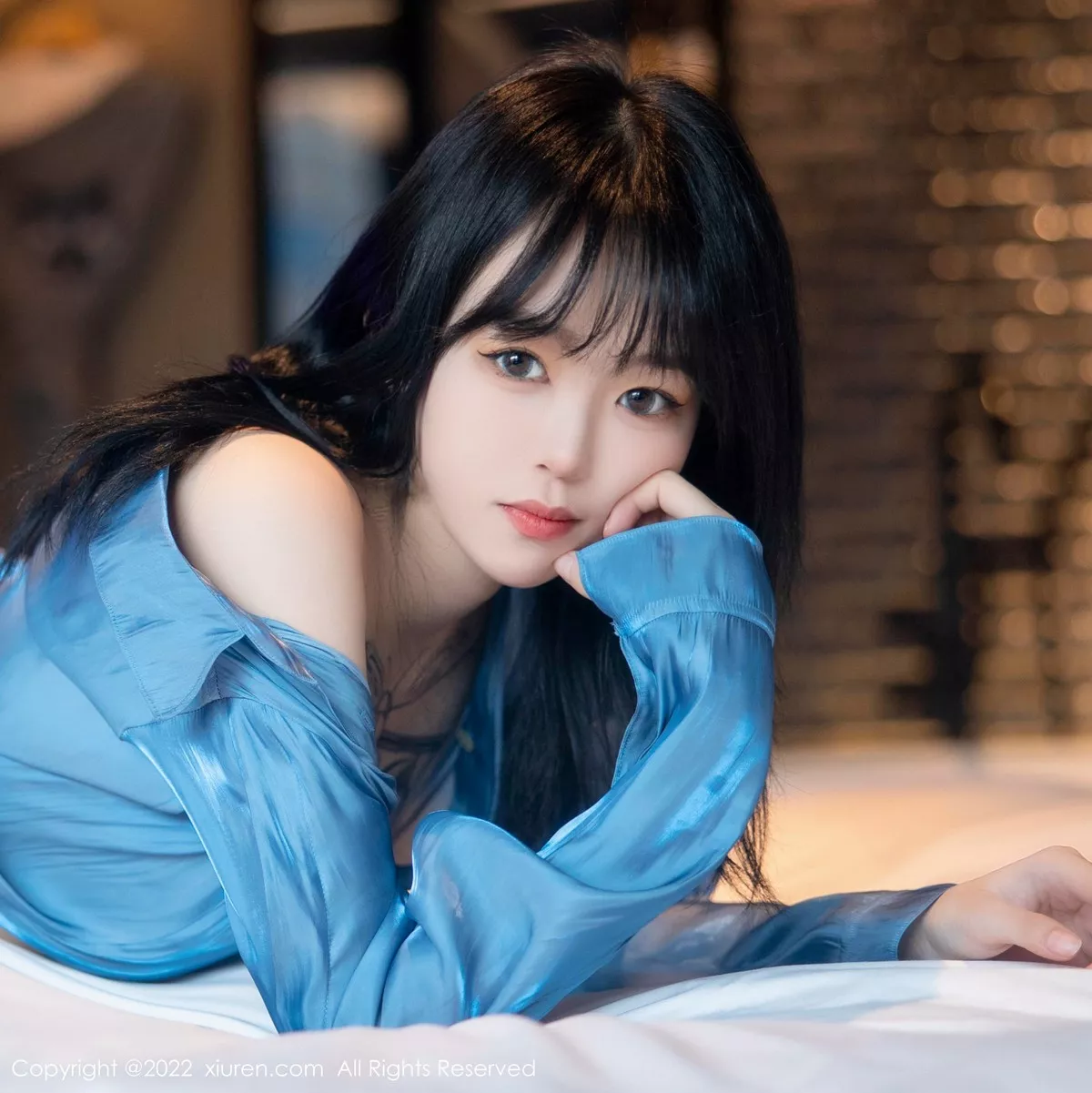 秀人集.com_[XiuRen秀人网]No.5662_模特奶瓶性感蓝色上衣配牛仔短裙半脱露浅色蕾丝内衣诱惑写真97P