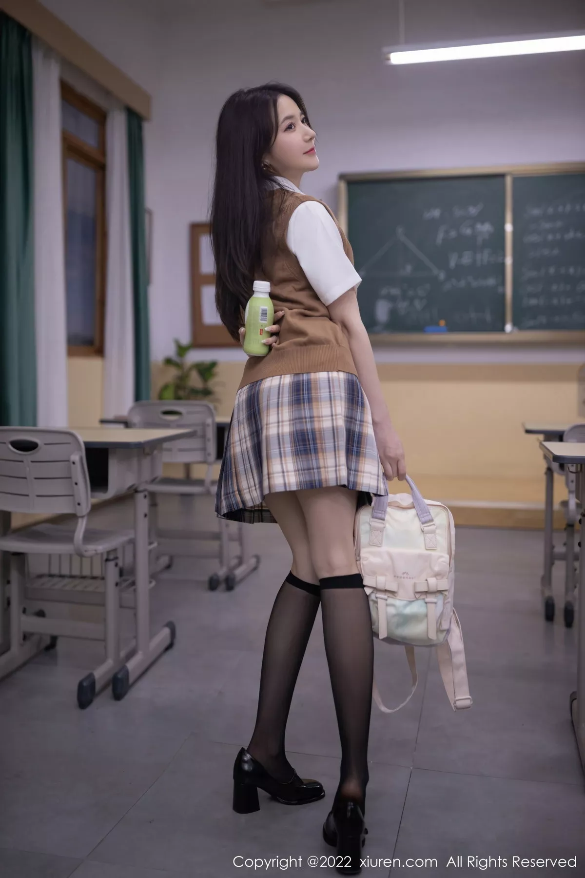 秀人集.com_[XiuRen秀人网]No.5673_模特鱼子酱Fish教师回忆录主题性感白色内衣秀完美身材诱惑写真80P