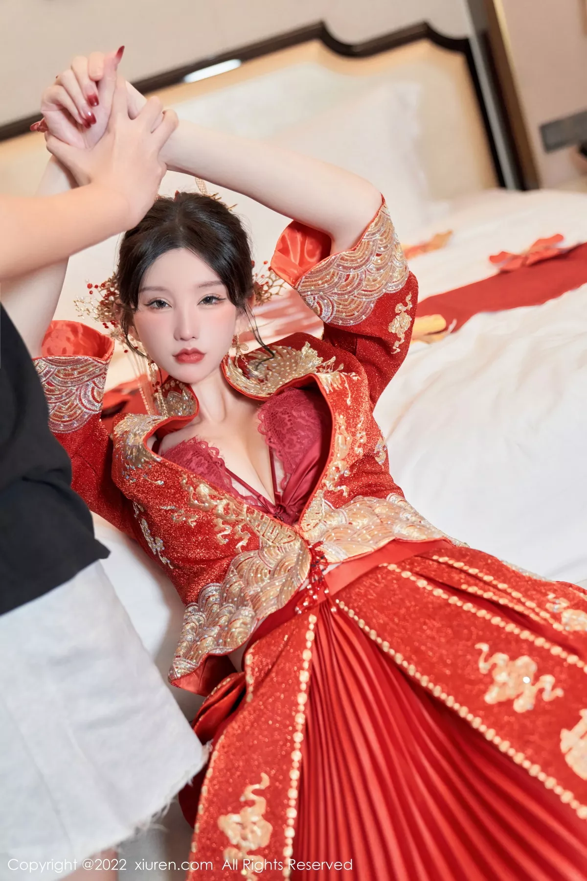 秀人集.com_[XiuRen秀人网]No.5675_女神周于希Sally私房脱新娘装露红色蕾丝内衣超薄肉丝诱惑写真80P