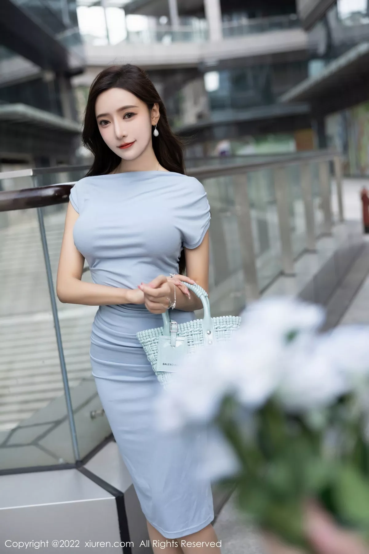 秀人集.com_[XiuRen秀人网]No.5674_女神王馨瑶yanni脱蓝灰连衣裙露紫色蕾丝内衣超薄肉丝诱惑写真90P