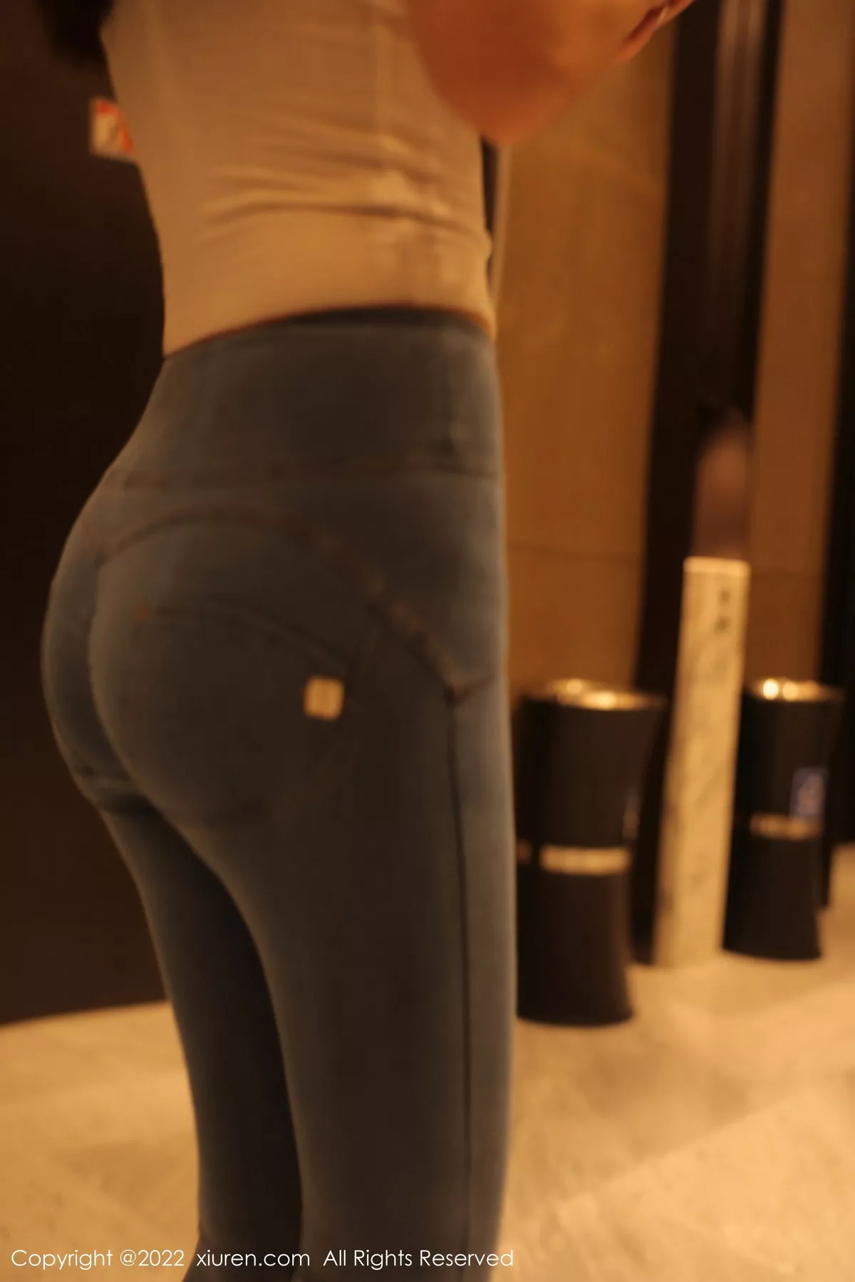 秀人集.com_[XiuRen秀人网]No.5677_模特李雅柔白色紧身上衣配蓝色牛仔裤露浅色内衣高挑迷人写真84P