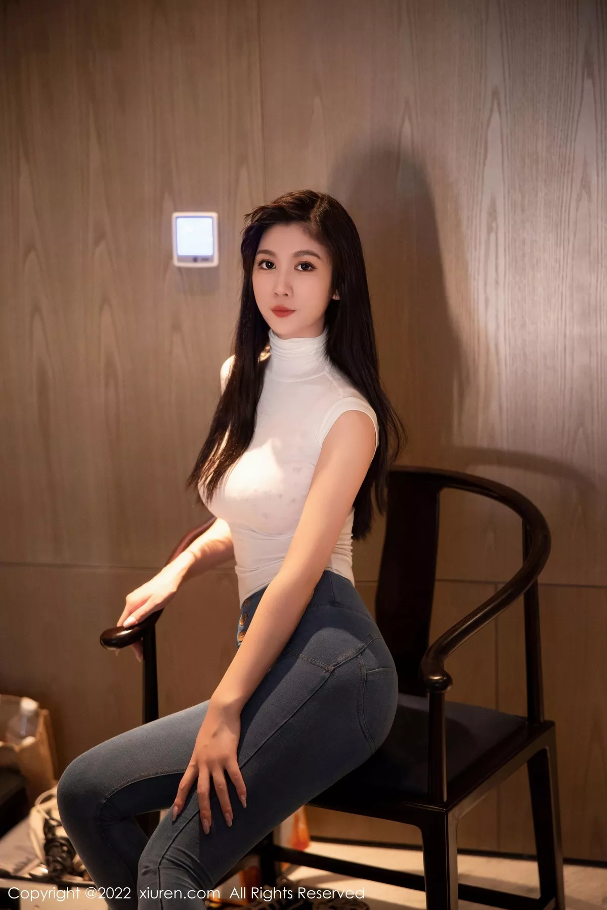 秀人集.com_[XiuRen秀人网]No.5677_模特李雅柔白色紧身上衣配蓝色牛仔裤露浅色内衣高挑迷人写真84P