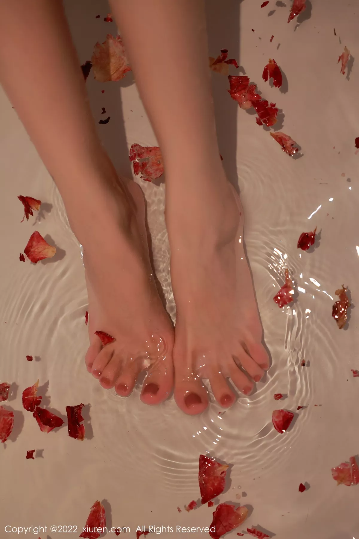 秀人集.com_[XiuRen秀人网]No.5682_模特hebe韩心雨香格里拉旅拍橙灰色比基尼秀完美身材诱惑写真63P