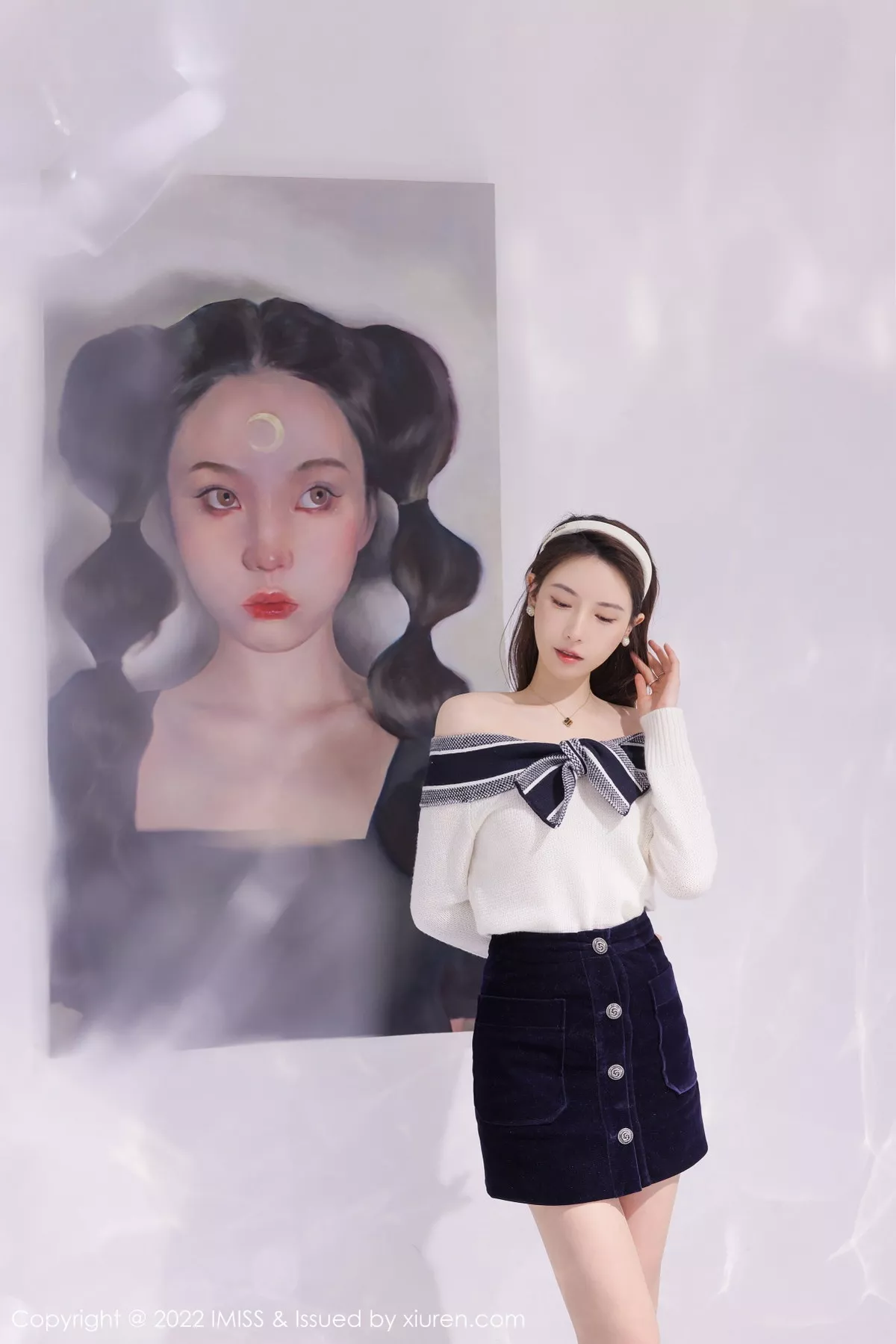 秀人集.com_[IMISS爱蜜社]Vol.704_气质女神Lynn刘奕宁艺术工作室低胸服饰配黑短裙性感迷人写真22P