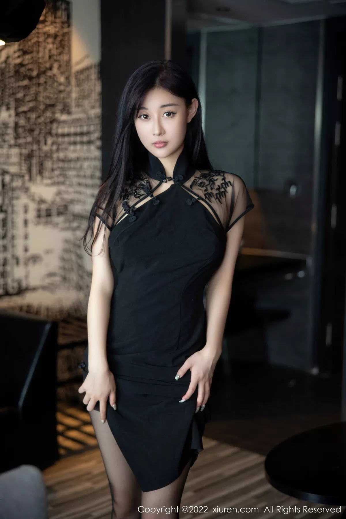 秀人集.com_[XiuRen秀人网]No.5691_模特顾楚楚maily性感黑色旗袍服配魅惑黑丝秀美腿甜美迷人写真86P