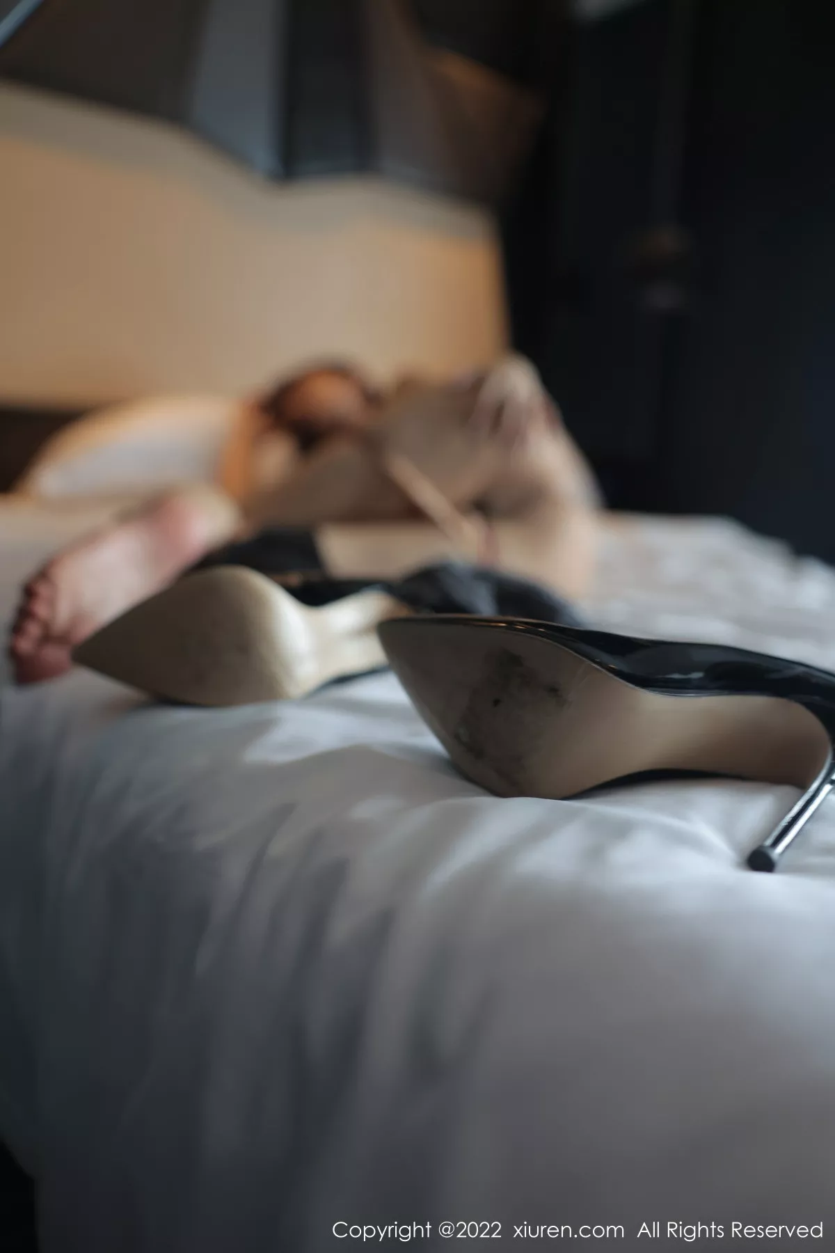 秀人集.com_[XiuRen秀人网]No.5691_模特顾楚楚maily性感黑色旗袍服配魅惑黑丝秀美腿甜美迷人写真86P