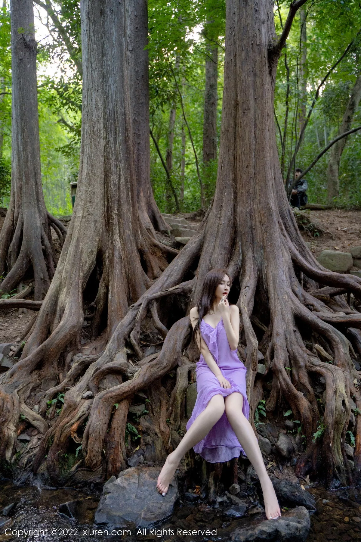 秀人集.com_[XiuRen秀人网]No.5690_模特婠婠么户外拍摄性感淡紫色吊带裙秀曼妙身材靓丽迷人写真81P