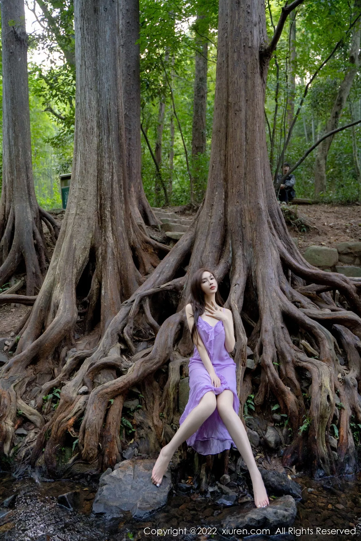 秀人集.com_[XiuRen秀人网]No.5690_模特婠婠么户外拍摄性感淡紫色吊带裙秀曼妙身材靓丽迷人写真81P